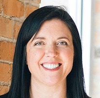 A szolgáltatás csapata Sophie Hartwell ügyfélszolgálati vezetőjét mutató portrékép